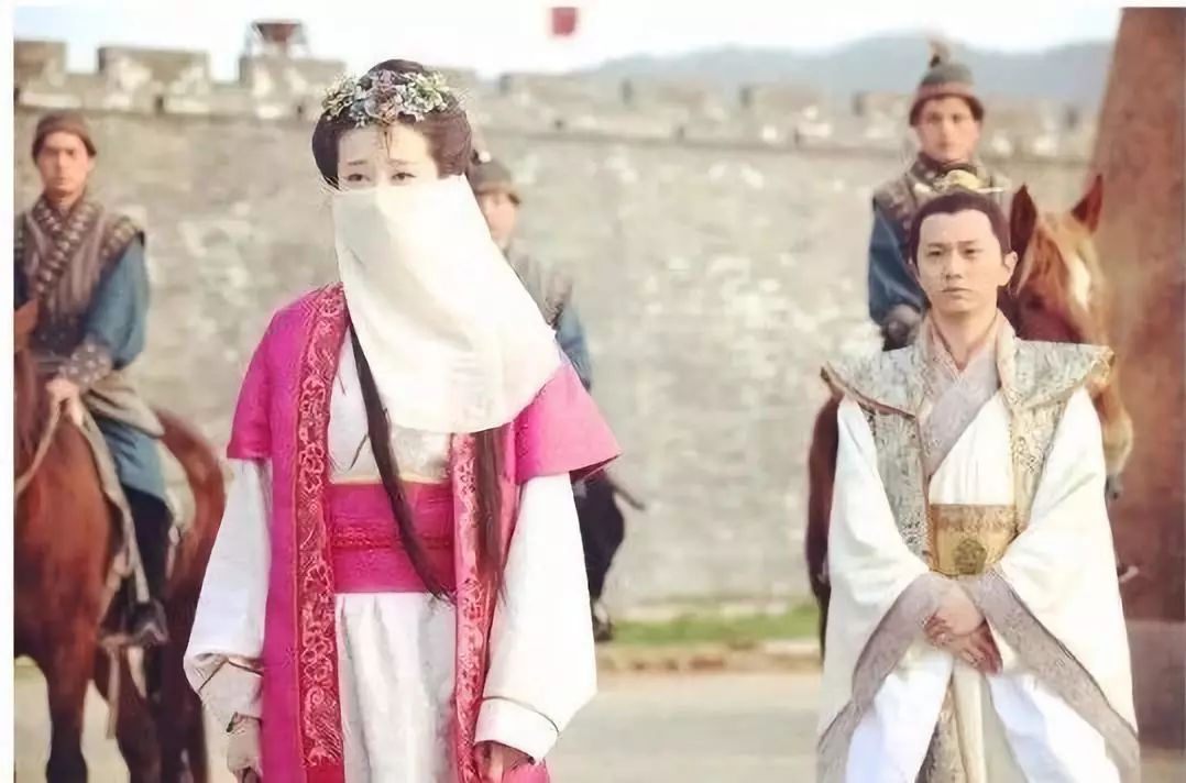 乔欣的熊猫妆照片,乔欣和熊猫眼妆