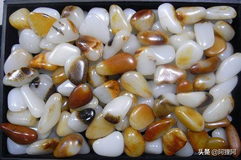 去新疆捡玉怎么分辨玉和石头,想知道石头有多重要用什么方法