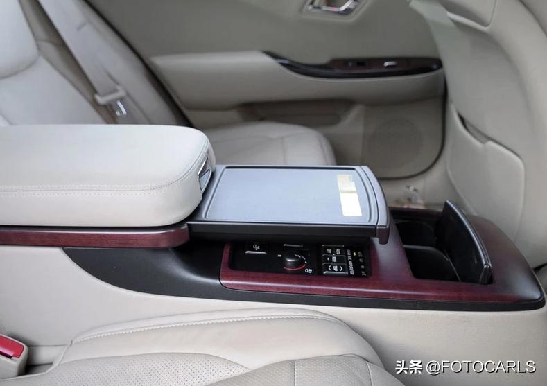 丰田皇冠4.3lv8,丰田皇冠12代4.3v8试驾