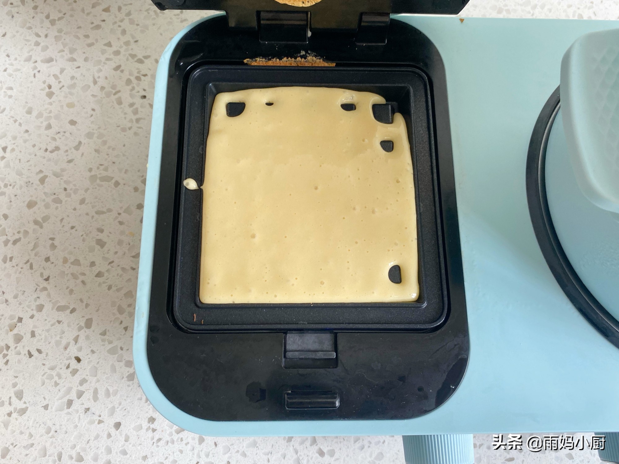 快手华夫饼,快手早餐饼松软可口又营养