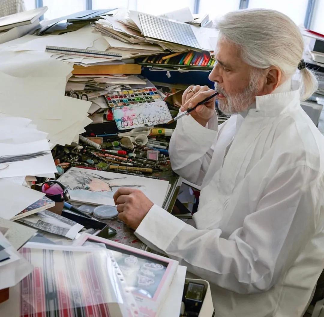 为什么买件衬衫都要好几百,为什么要买几千的衣服