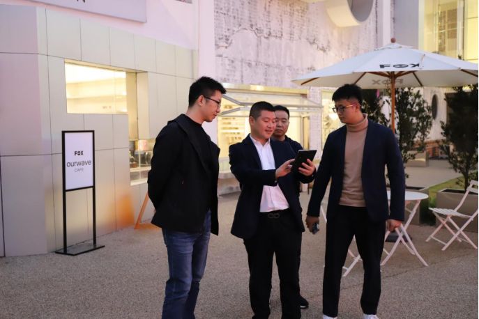 广东省电子数码行业协会一行莅临飞雀直播基地指导参观