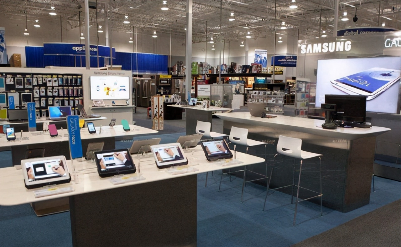 专卖店买手机和普通店什么区别,专卖店和网上买的有差别吗