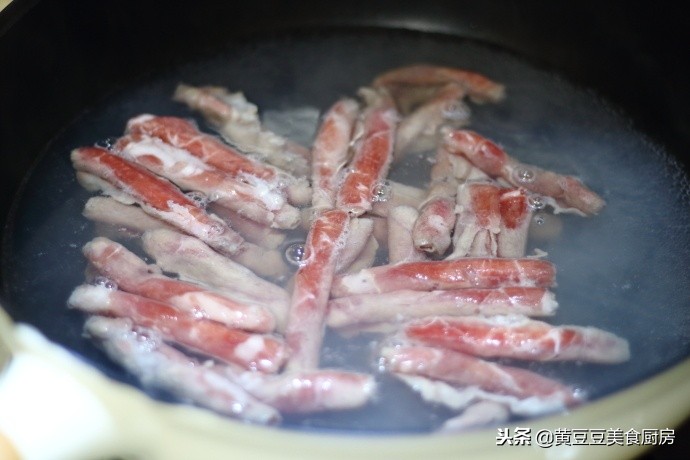 做手擀面用不用醒面,做手擀面里面需要加鸡蛋吗