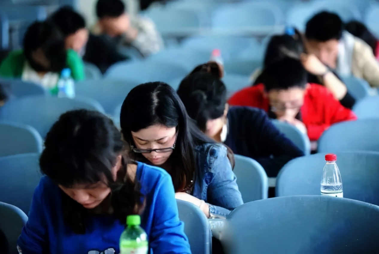 报考公务员选调生有哪些条件要求,公务员报考选调生有什么要求