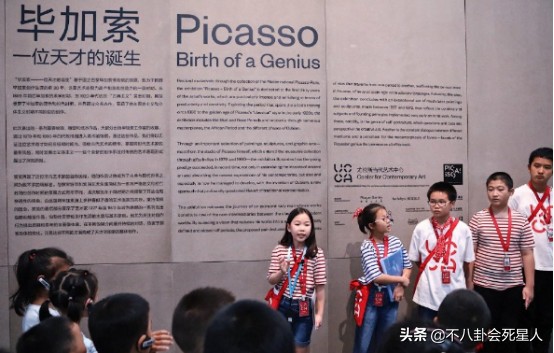 兔唇李嫣现在的样子,李嫣看望兔唇的真实照片