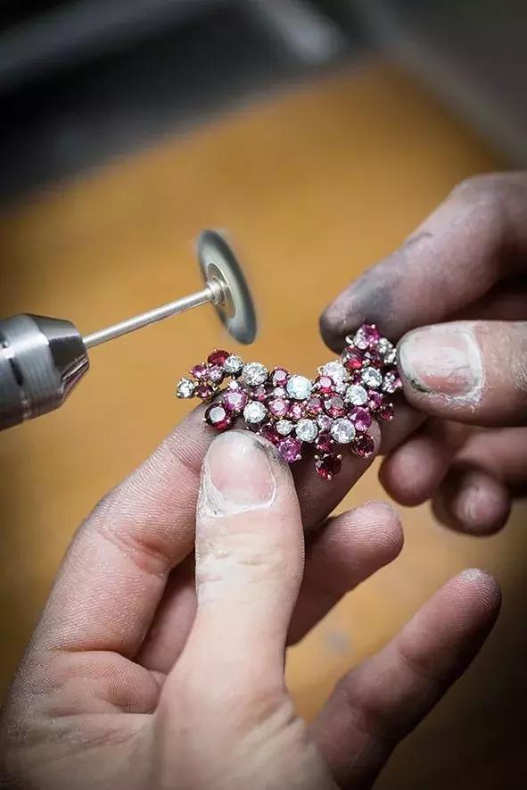 没见识的姑娘，才会花2000块买个mk配饰！