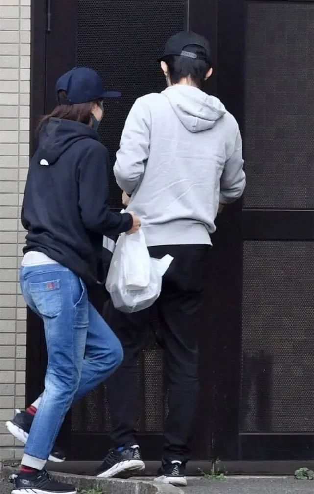 10年地下情曝光，“亚洲第一美少年”竟然选了她？