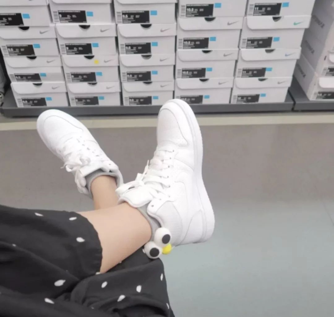 60块钱的耐克鞋,60块钱买阿迪