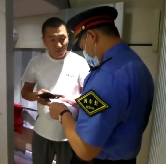 女儿送蛋糕给爸爸的祝福语,给孩子送蛋糕祝福语