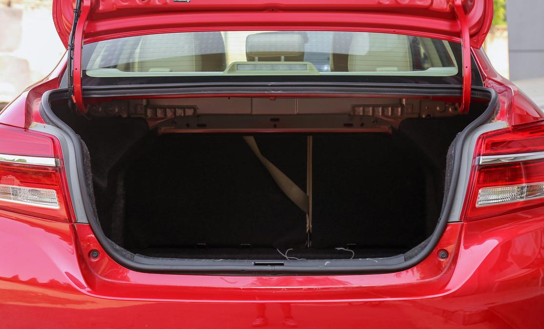 丰田的代步首选,标配ABS、ESP,满油能跑700KM,最低才5万多