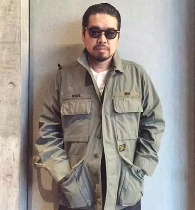 今天余文乐老师要为你们上一堂军装搭配课，答应我要好好学习哟！