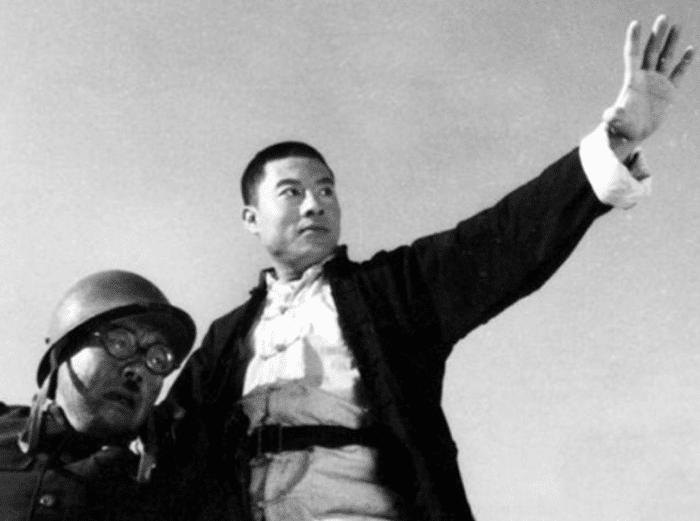 扮演如来佛的朱龙广被泰国人叩拜,如来扮演者朱龙广去泰国被人跪拜