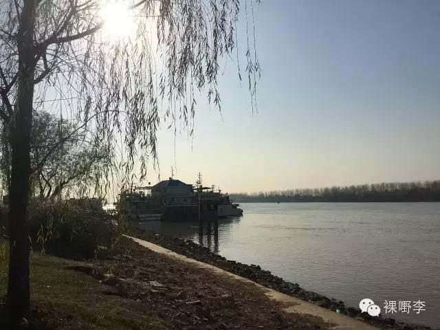 办理出境手续要户口本吗,办理出境证件