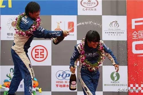 韩寒练习开赛车,韩寒什么时候开始玩赛车的