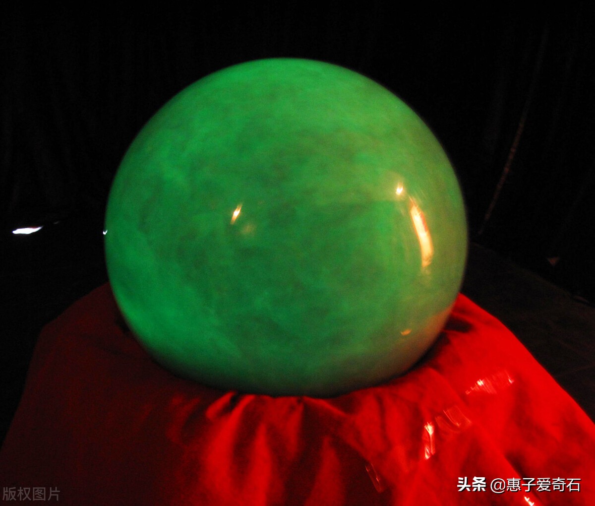 真正的钻石陨石夜明珠原石图片,价值一亿的蓝宝石陨石