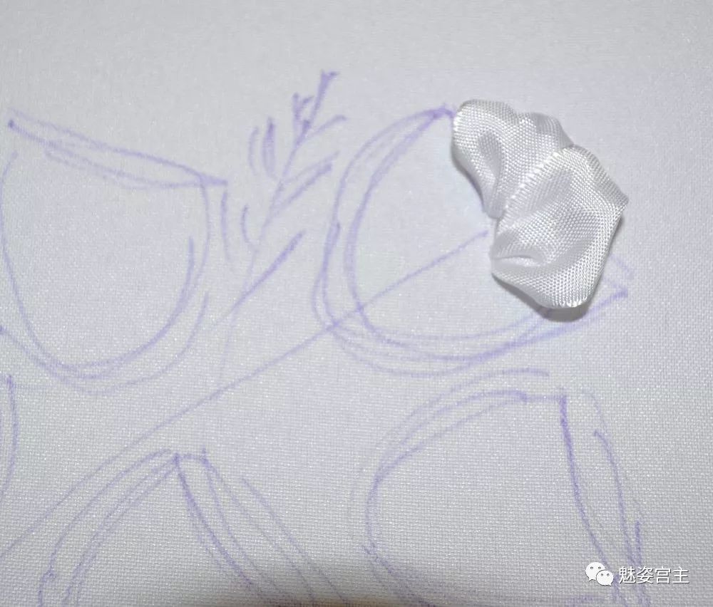 丝带绣盘结玫瑰花绣法图解,丝带绣图案教程牡丹