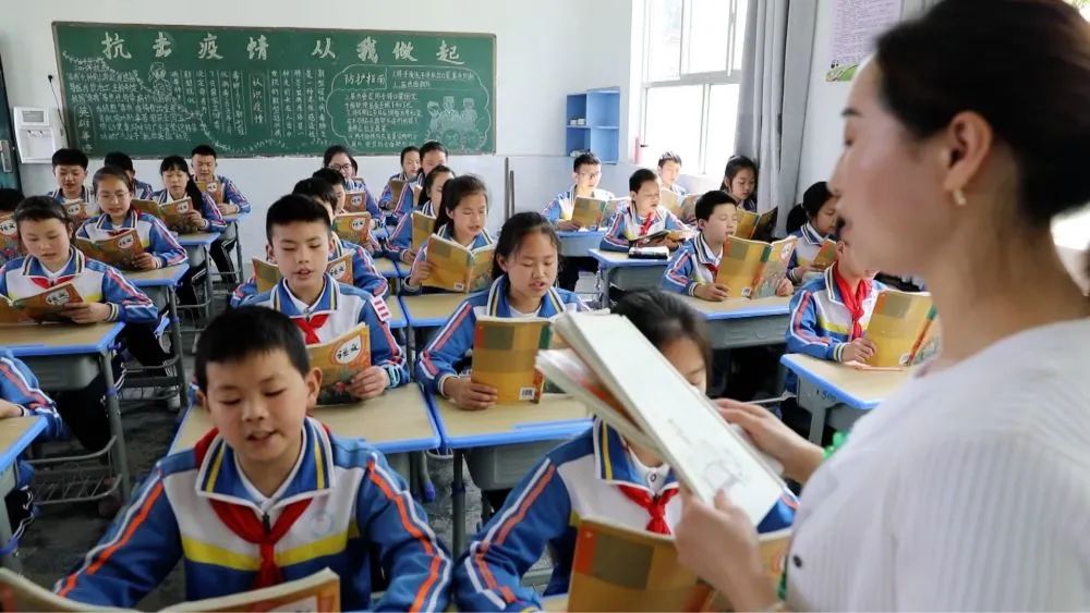 春天的画儿童燕子,春天的画儿童绘本