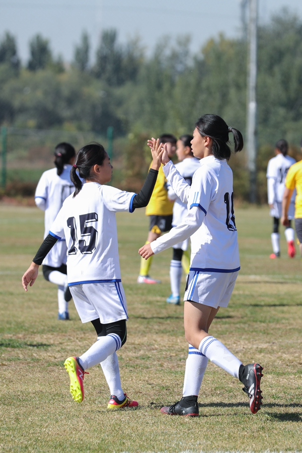 以梦为马校园马拉松,以梦为马伴奏篮球赛