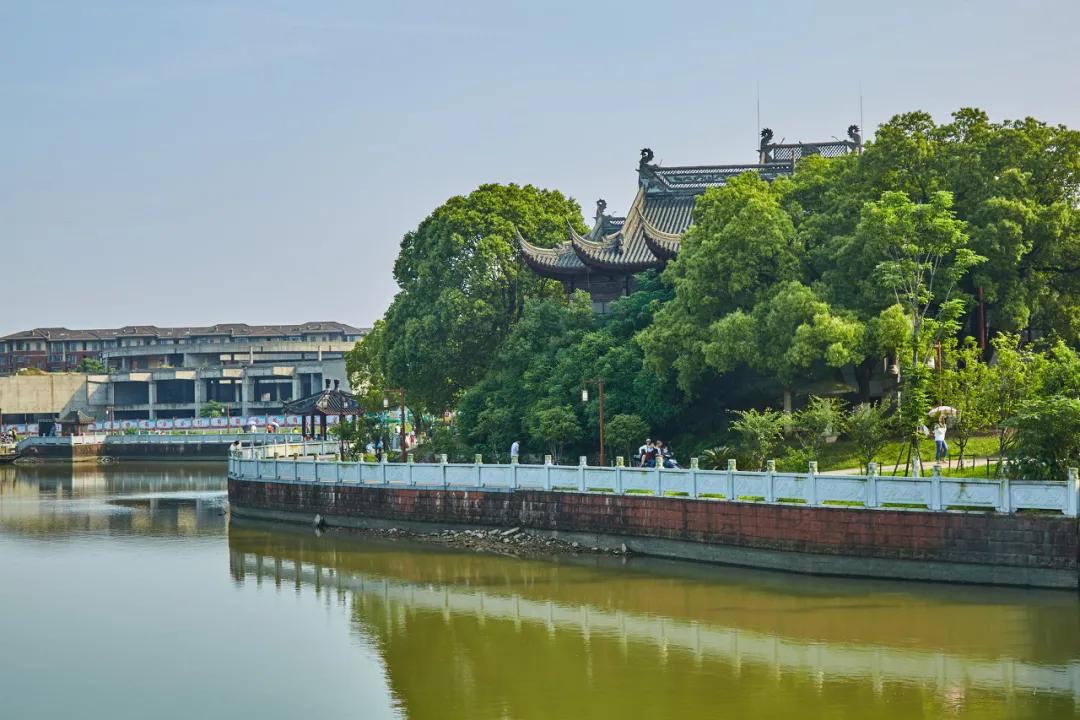 南昌是不是很好玩,南昌这个城市还值得去吗