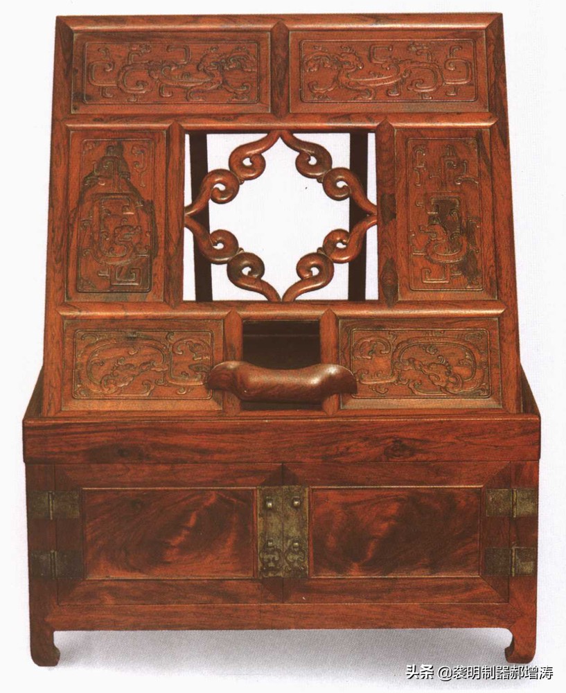 魏璎珞云肩纹饰明式家具中也有赏《明式家具珍赏》中的四簇云纹