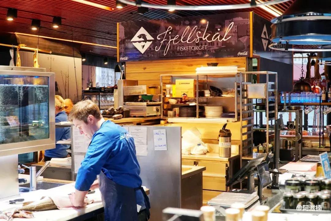 为了吃世界上最好吃的青花鱼，我飞去了挪威，光是捕捞船价值4亿