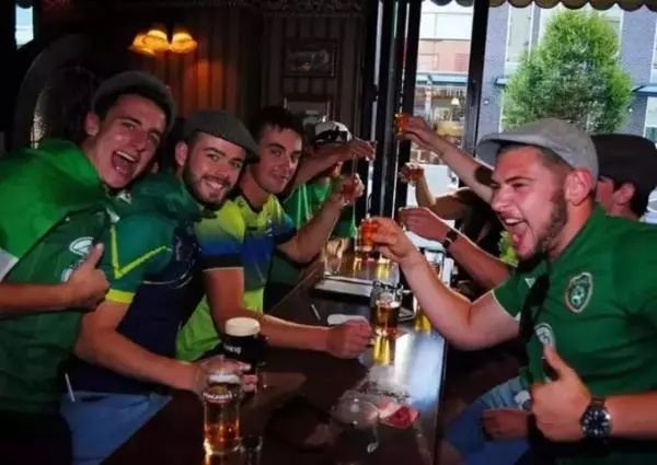 爱尔兰酒吧现在怎么样,大家救我歌曲视频