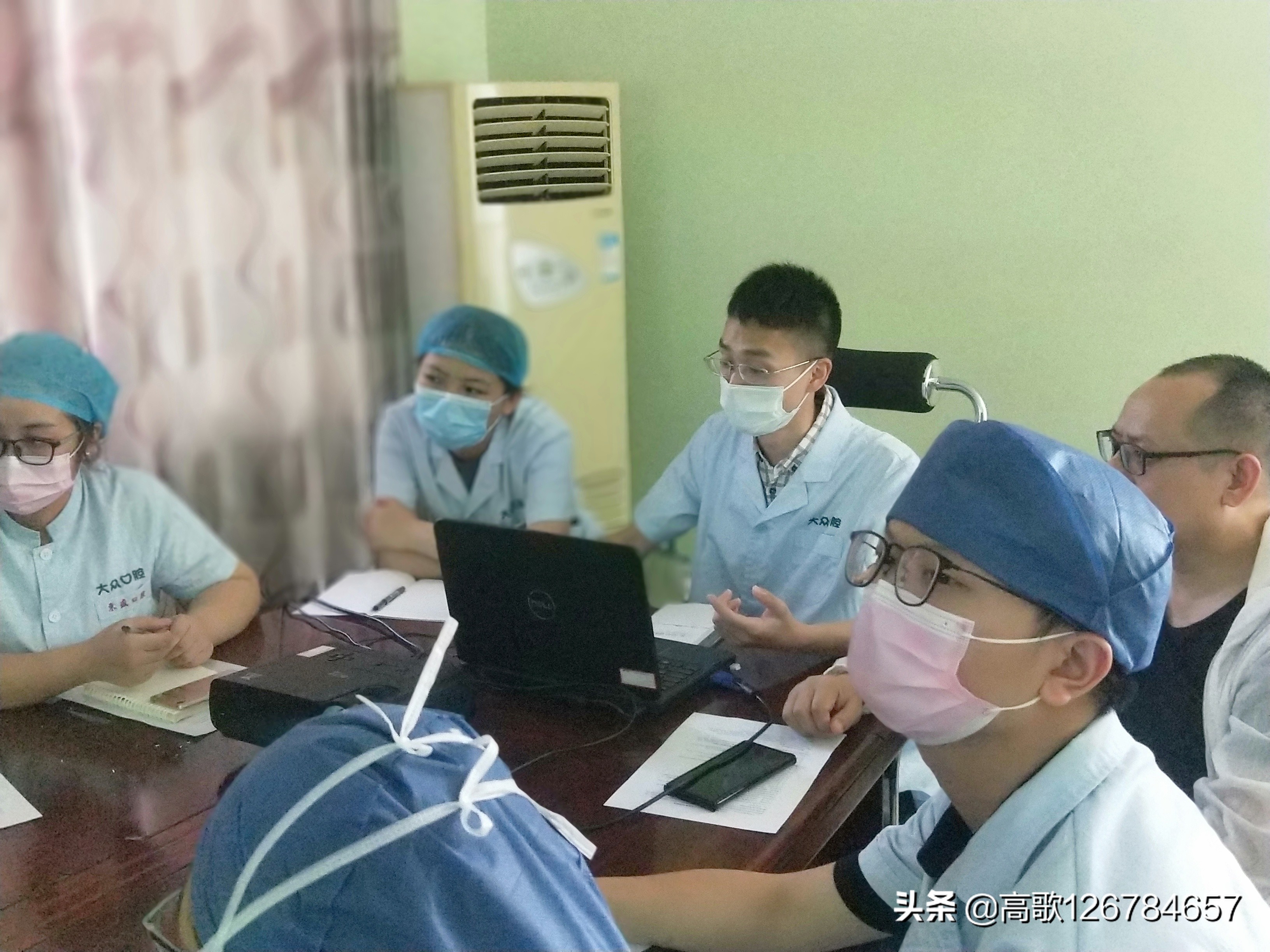 口腔医生周欢,武汉大众口腔医生