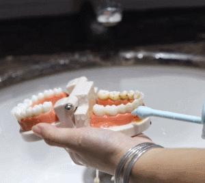 自带瞄准器洗牙小工具,每分强输出1600次,激起*男猛**电竞梦