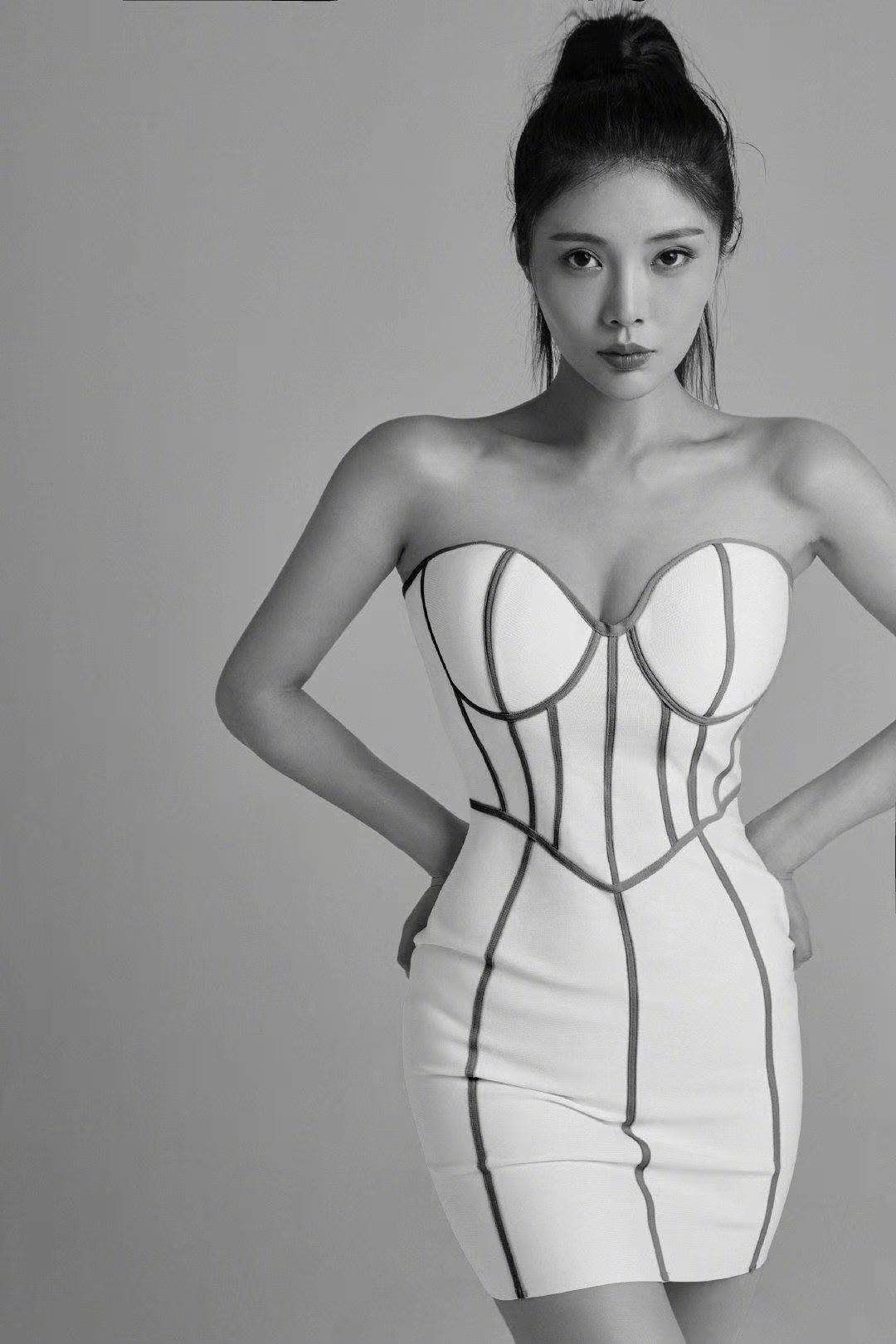 徐冬冬穿显瘦裙,徐冬冬露脐衫图片