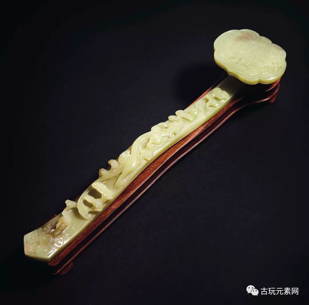 纽约苏富比总成交约1.2亿乾隆青白玉双鱼洗近2000万人民币成交