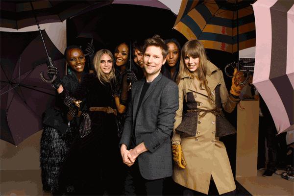 巴宝莉不走寻常的服装,巴宝莉潮流服装