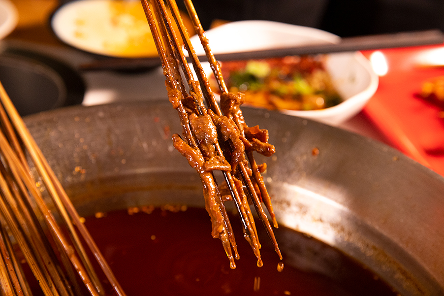 牛华麻辣烫视频,乐山喜绿缘牛华麻辣烫