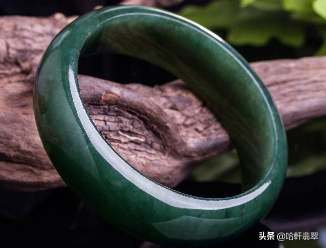 集齐翡翠所有颜色,翡翠大师5个帝王绿都在哪