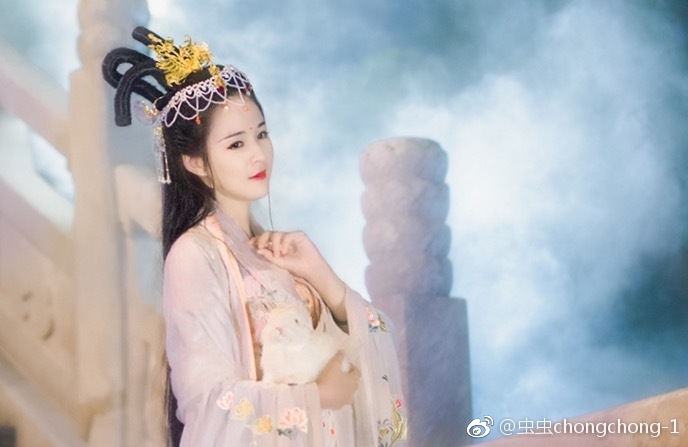 汉服搭配什么样的发型比较好看,各种汉服要搭配什么样的发型呢