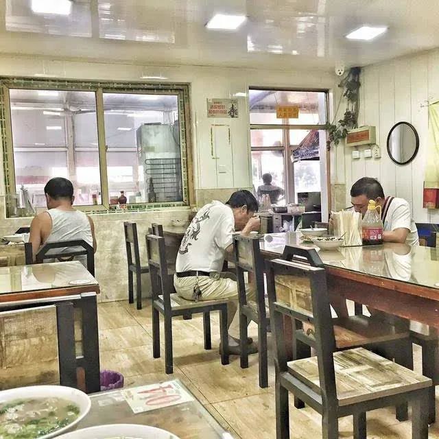 天津河西区值得吃的狗食馆,天津火了30年的狗食馆