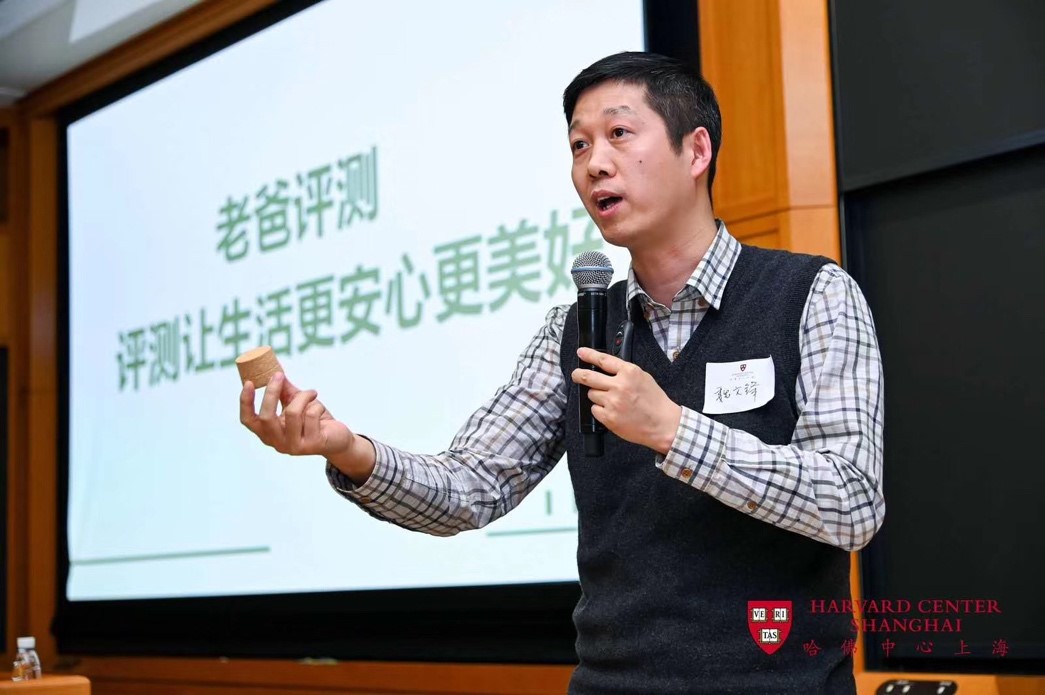 浙大硬核老爸自掏100万,浙大毕业硬核老爸