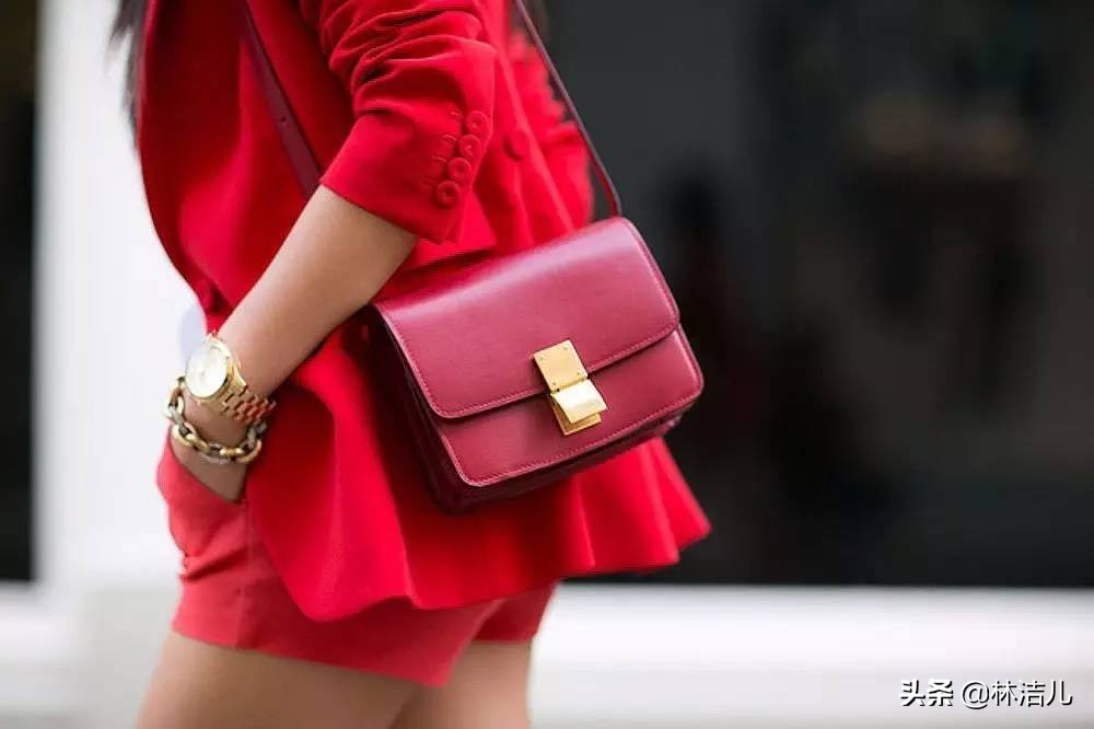 今年春夏必买的4款包包,包包推荐小众高级感红色