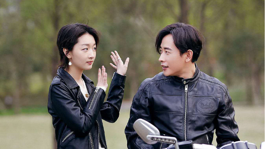 陶燕受贿获刑，引发周冬雨人设危机，限薪令下她也能片酬过亿？