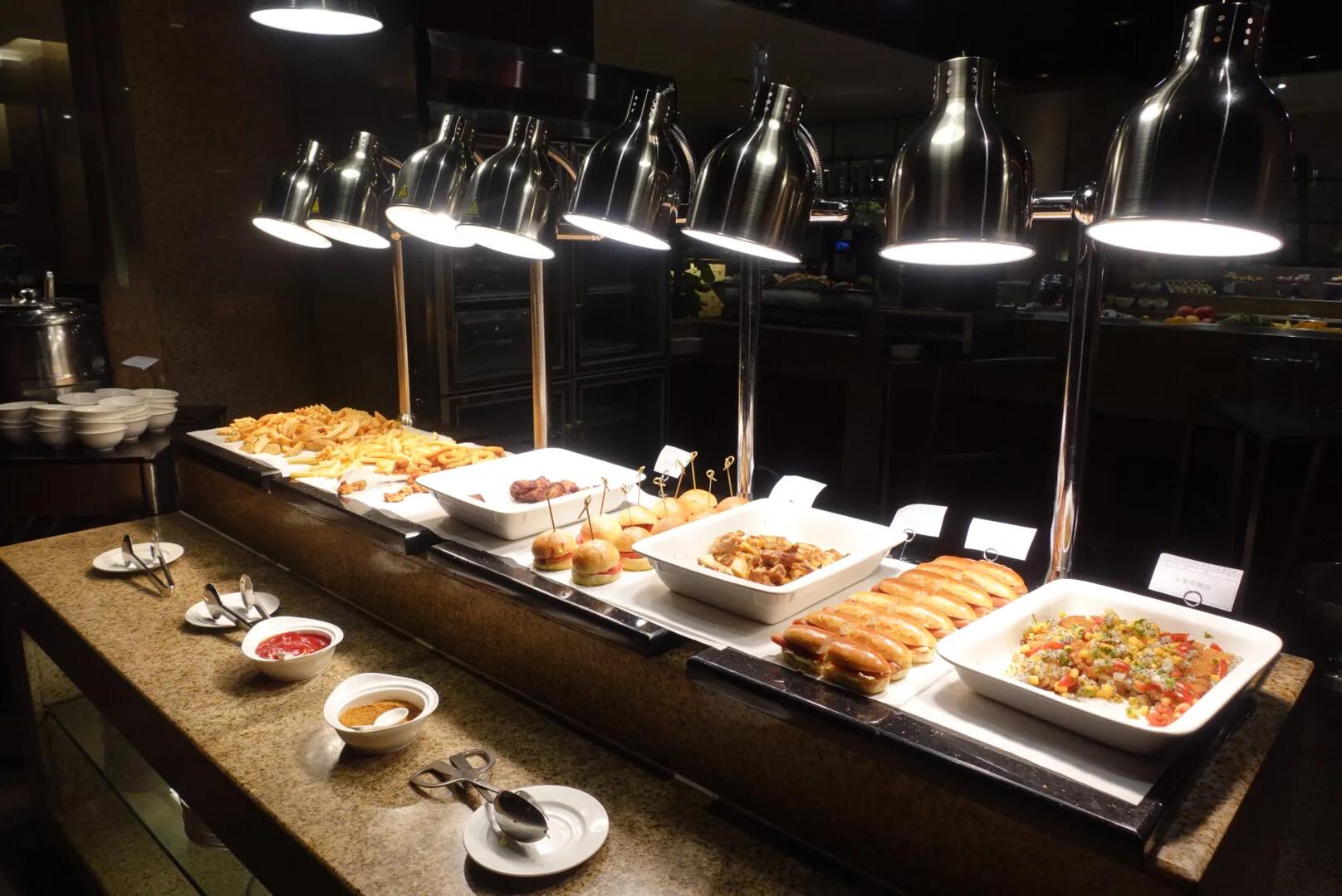 南京这家11年的酒店自助餐，现蒸海味畅吃！鲜掉眉毛～