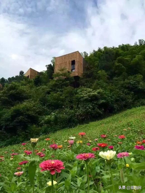 可以一边泡温泉一边欣赏天目湖,天目湖御水温泉景点