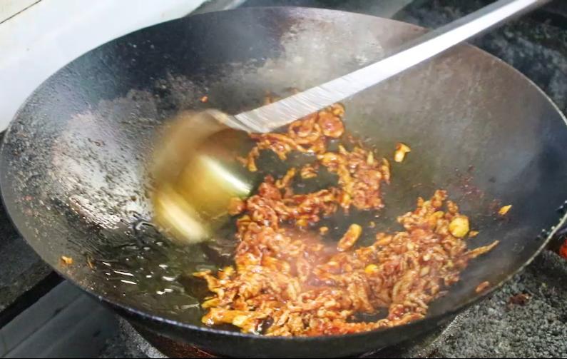 潘姥姥重庆酸辣粉正宗做法,乡村潘哥做猪血