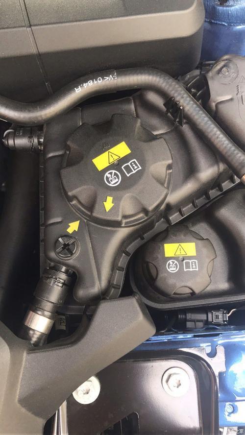 宝马3系防冻液管子破裂,宝马3系更换防冻液费用