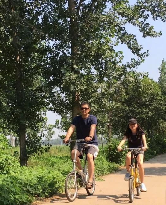 “8岁,一条视频,粉丝80万”:事件背后,站着史上最暖好父亲