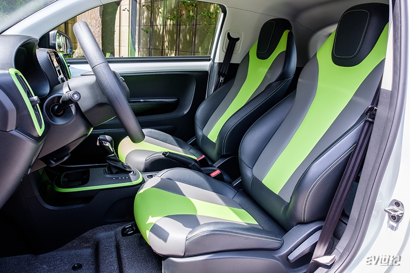 续航300km5万左右纯电车推荐快充,上汽科莱威新四座续航