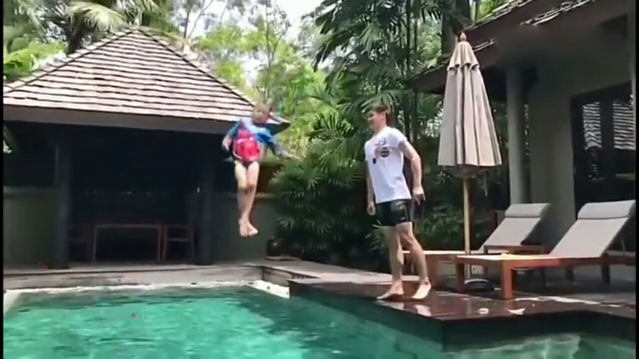 各年龄段爸爸应该陪儿子做的事,爸爸陪伴孩子做的有意义的事情