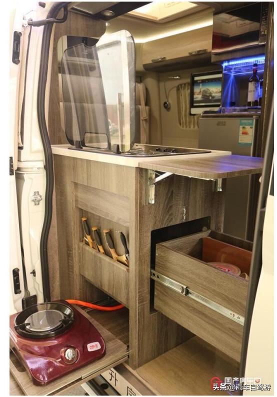 太阳能房车改装效果图,房车自驾游改装最佳方案