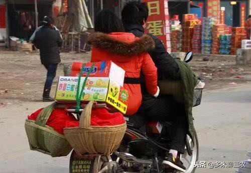 为什么现在的年轻人不喜欢串亲戚,年轻人回农村过年躲避亲戚