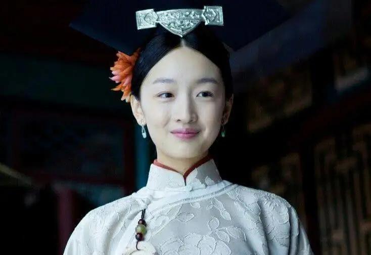 周冬雨成为金像金马双料影后,周冬雨金鸡金像影后颁奖视频