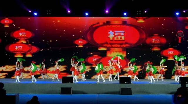 2019首届鹏飞乐公益春晚在京启幕